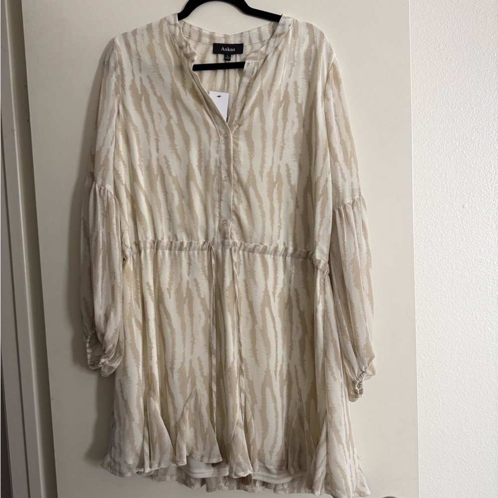 Aakaa Cream and Tan Long Sleeve Dress